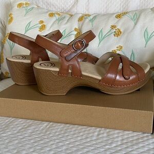 Women's Brown Leather Sandals